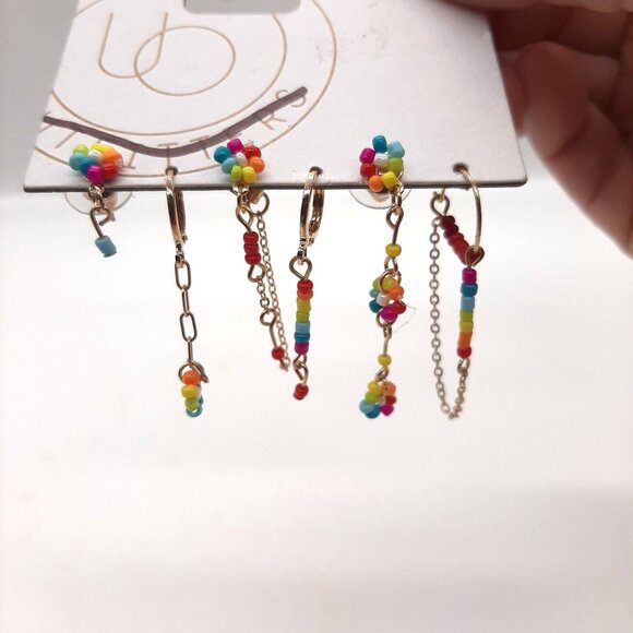 Urban Outfitters Miss matched seed bead gold dangle chain pierced earrings - Picture 2 of 2